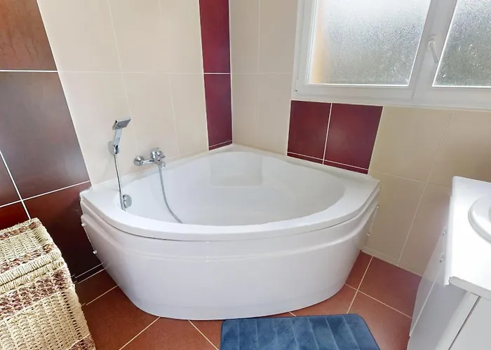 ヴィラ La Du Rocher